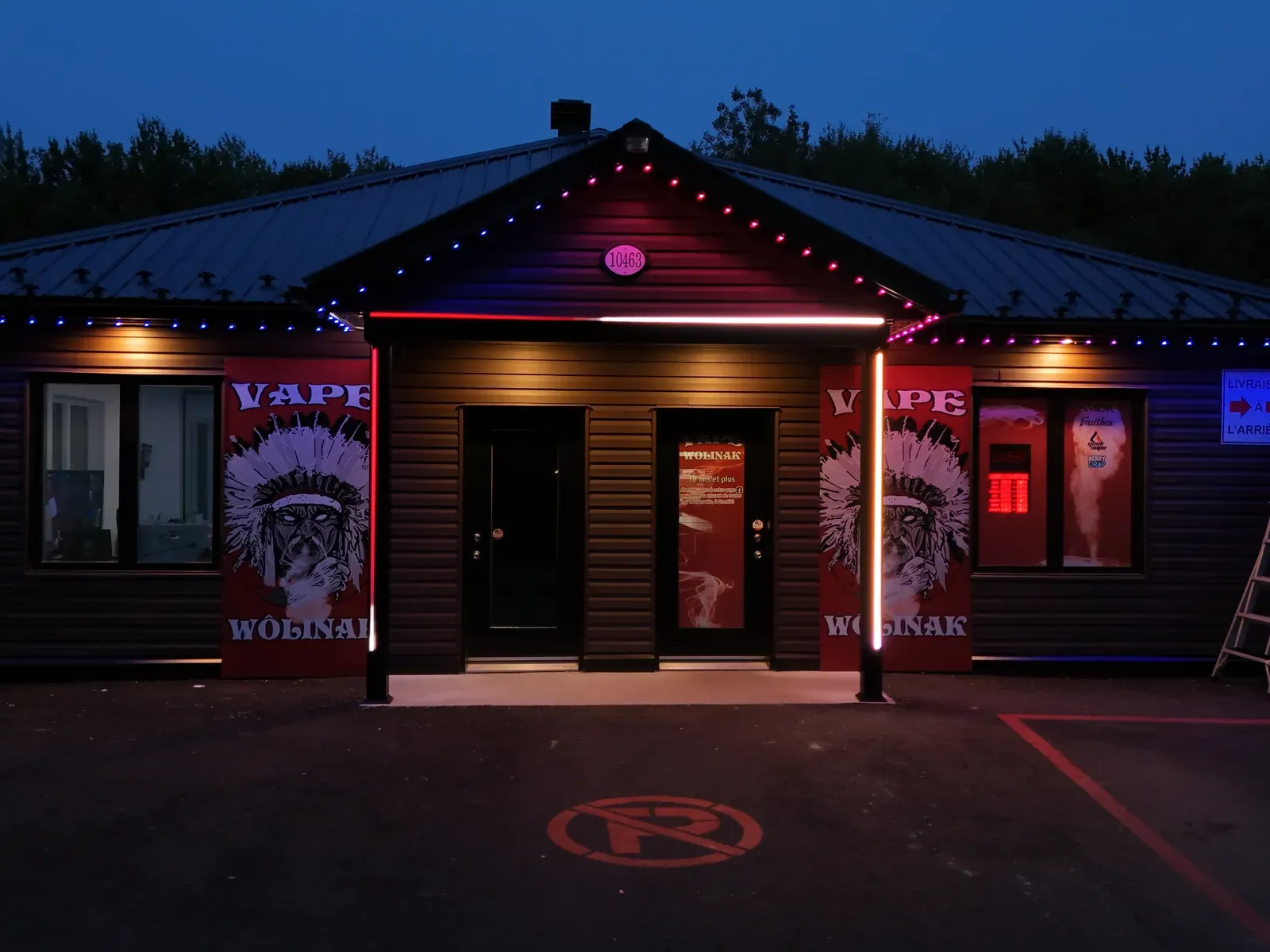 Vision Bleu permanent LED lighting on a commercial building