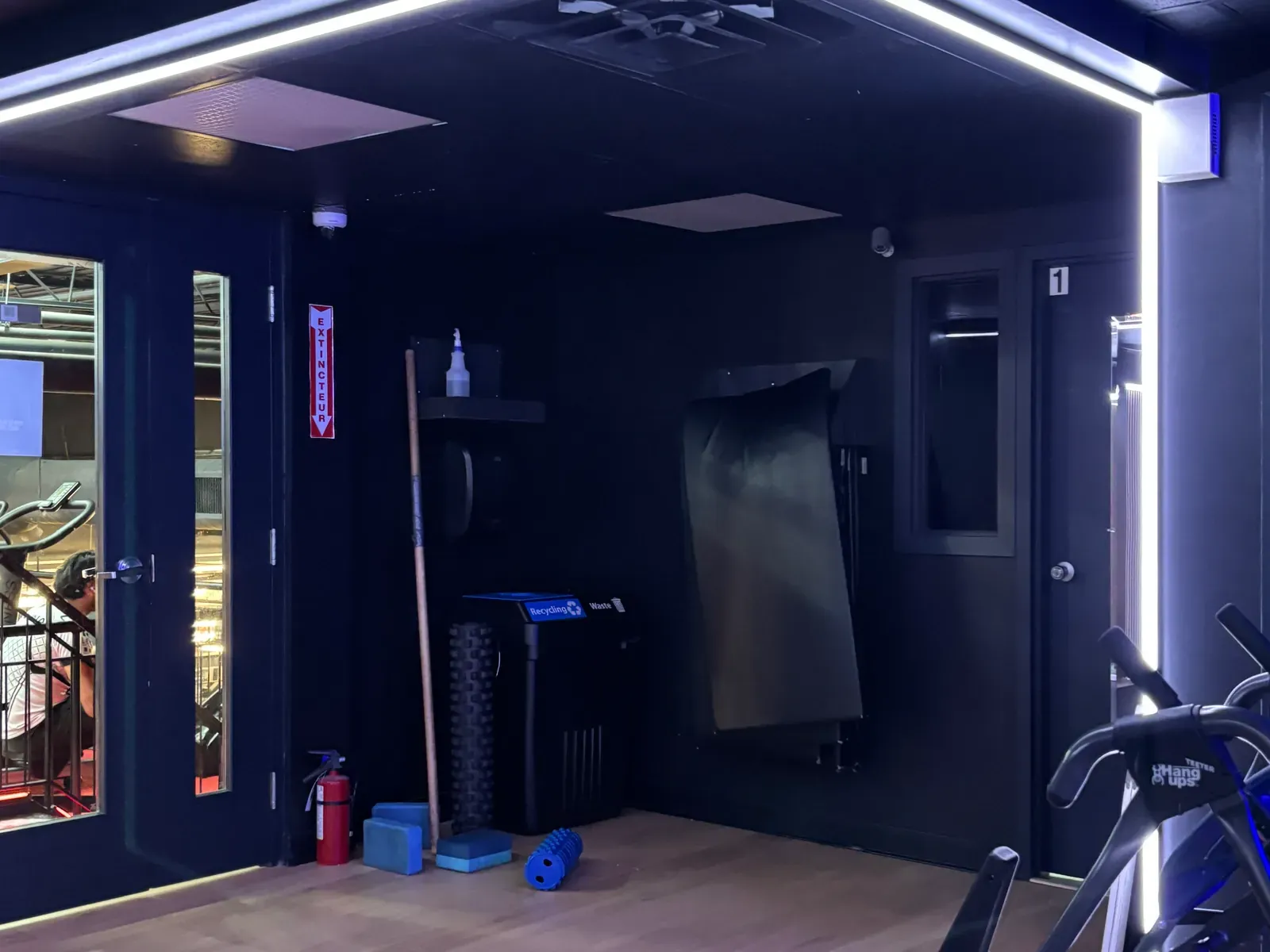 Vision Bleu permanent LED lighting in a gym